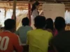 Sinopsis Film Aku Rindu (2023): Perjuangan Seorang Wanita Membangun Sekolah di Daerah Terpencil (image from screenshot YouTube)