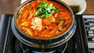 Resep Sundubu Jjigae, Kreasi Makanan Korea dengan Sentuhan Rasa Lokal (image from screenshot my korean kitchen)