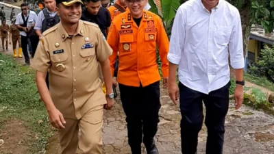 Pj Gubernur Jabar Tinjau Longsor di Kasomalang Subang