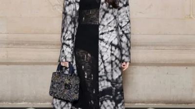 Outfit Han So-hee di Paris Fashion Week 2024. (Sumber Foto: Allkpop/www.sortschosun.com)