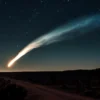Ilustrasi Pecahan Meteor Jatuh di Sebuah Lapangan di Luar Negeri.-Foto Freepik-